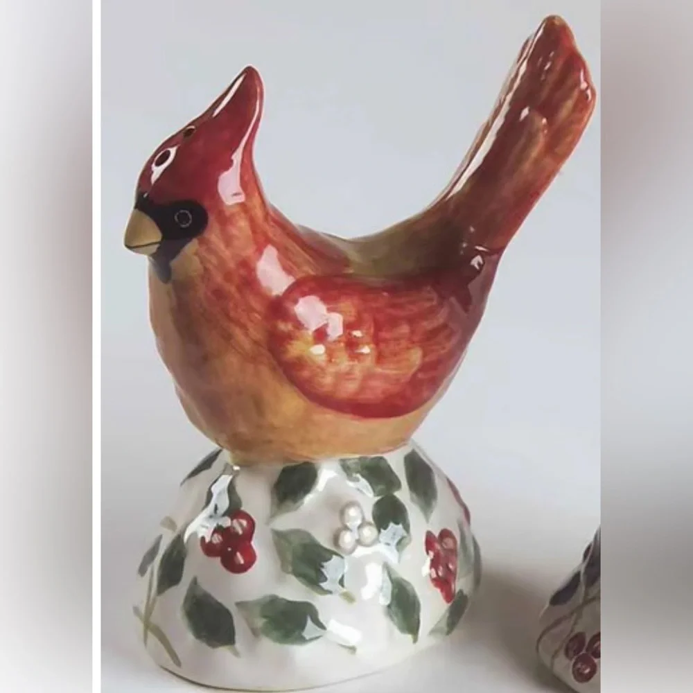 Pfaltzgraff Winterberry Cardinal Bird Salt Shaker Only Christmas  Brand New
